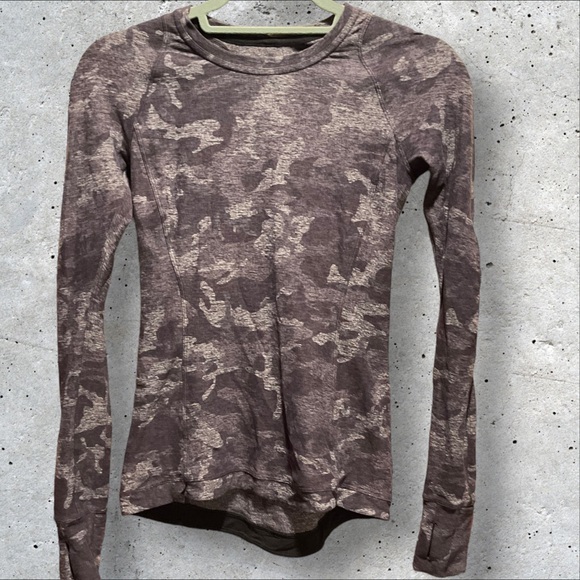 ** ๐ Lululemon Runderful Long Sleeve Incognito Camo - Picture 2 of 7